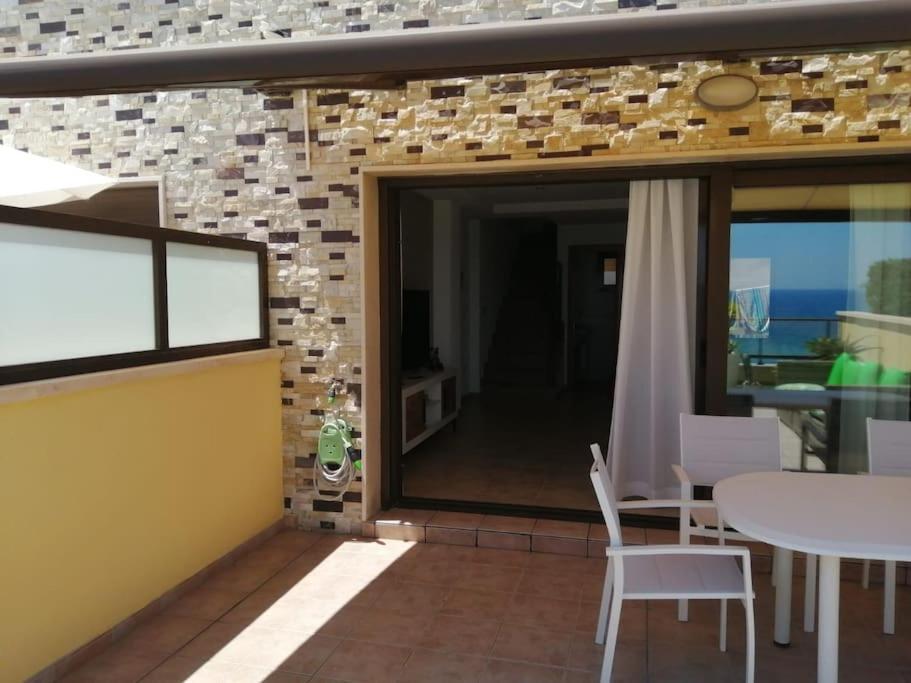 Bungalow En Primera Linea Del Mar Arenales del Sol Bagian luar foto